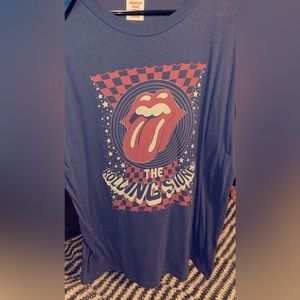 womens small rolling stones tee